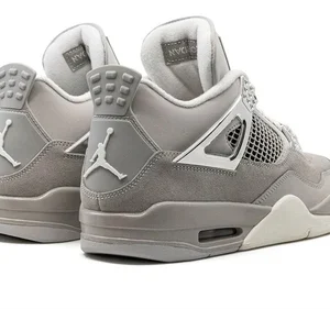 Air Jordan 4 Frozen Moments