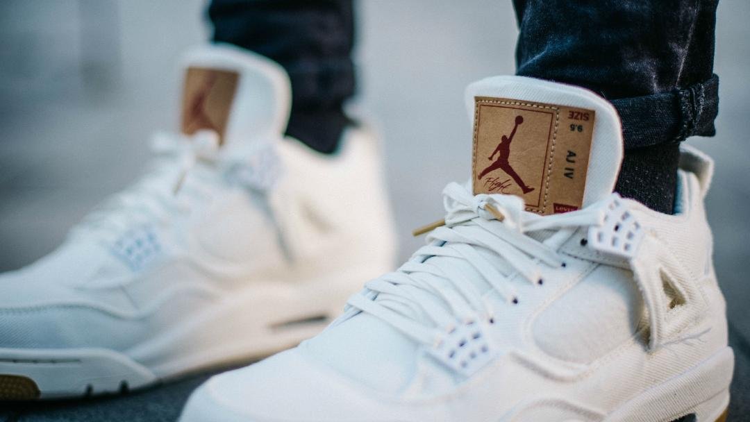 jordan-4-retro-levi-s-white-levi-s-tag Jordan 4 Retro Levi’s White (Levi’s Tag)